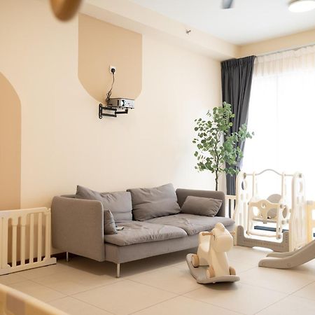 Fantasy Funland Retreat By The Only Bnb Tanjung Tokong Exterior photo