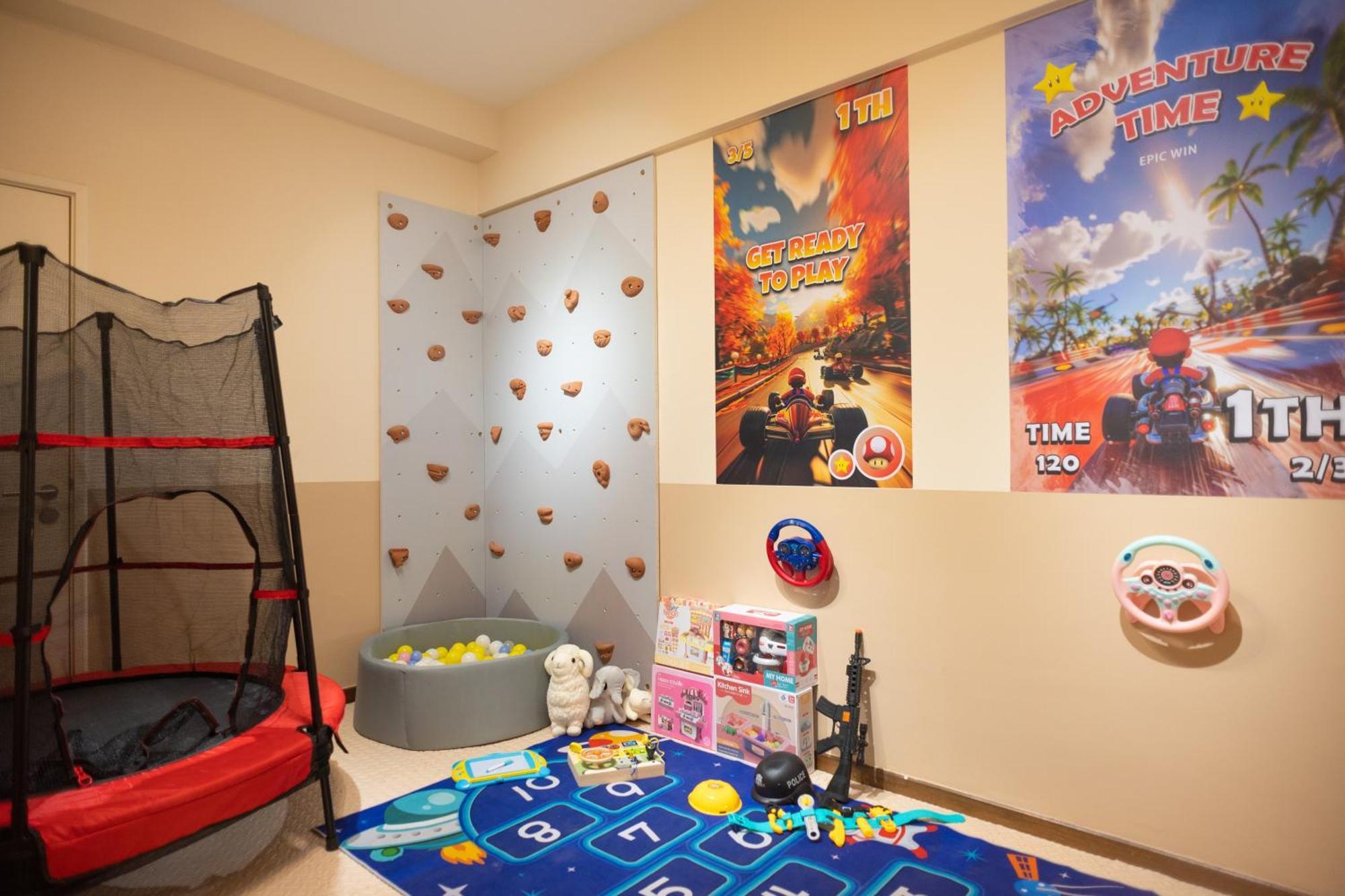 Fantasy Funland Retreat By The Only Bnb Tanjung Tokong Exterior photo