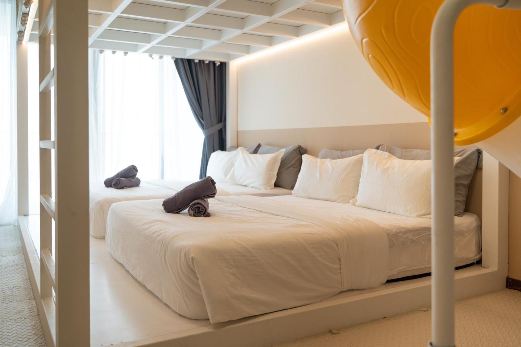 Fantasy Funland Retreat By The Only Bnb Tanjung Tokong Exterior photo